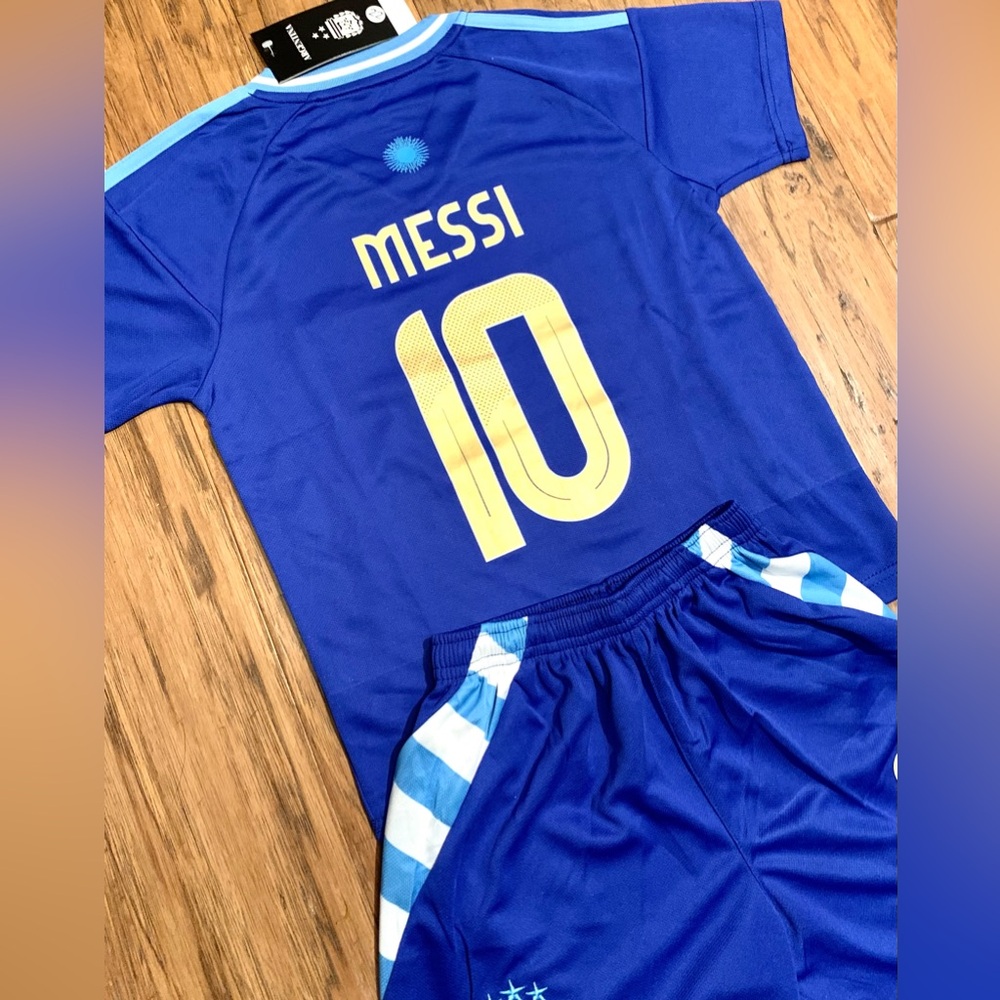 ARGENTINA MESSI YOUTH MEDIUM SIZE 26 KIDS SOCCER JERSEY - NEW WITH TAGS - Picture 3 of 4